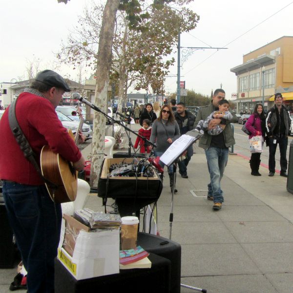 JAMES CROCI SINGS AT WHARF.