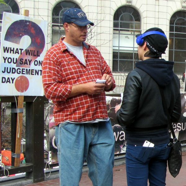 SEAN WITNESSES AT 5TH AND MARKET.