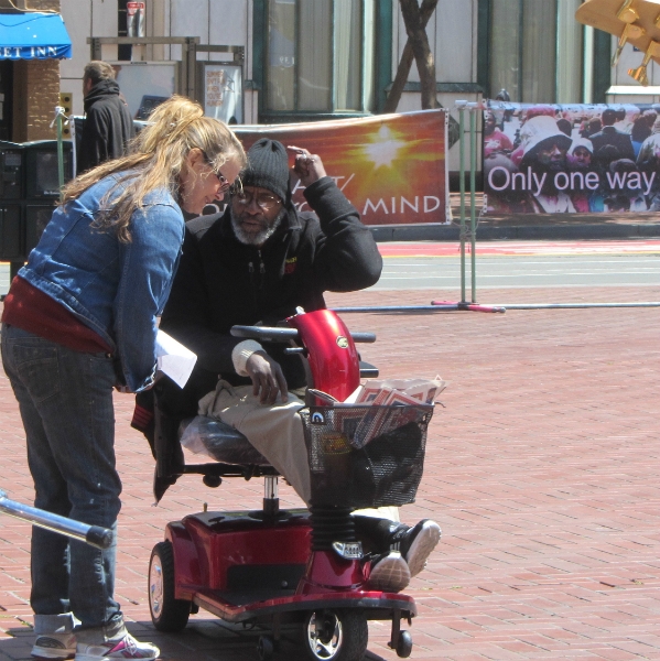 MARY WITNESSES AT UN PLAZA.