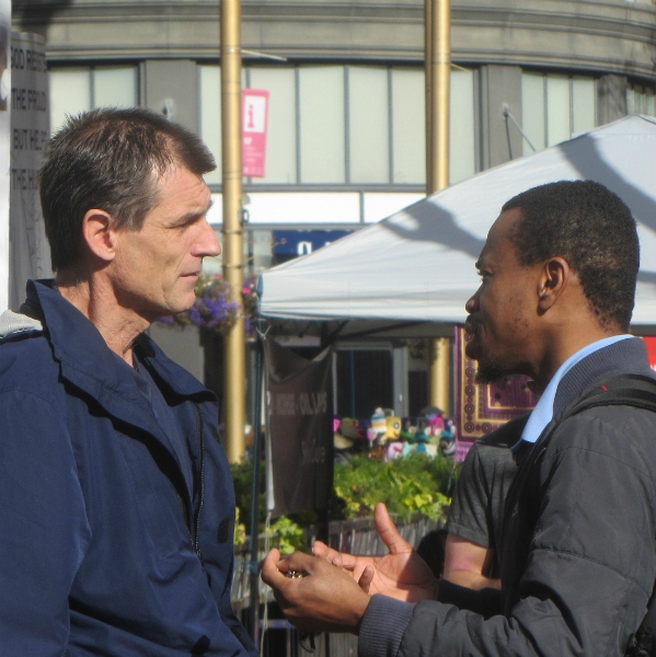 MIKE WITNESSES AT POWELL AND MARKET.